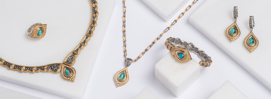 Odoo • A picture with a caption